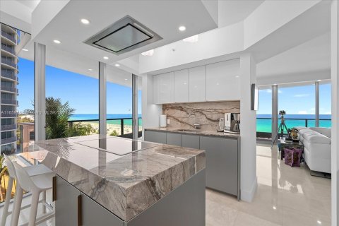 Condominio en venta en Miami Beach, Florida, 3 dormitorios, 209.03 m2 № 1398405 - foto 13