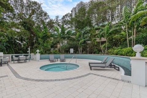 Condo in Miami, Florida, 2 bedrooms  № 1027106 - photo 9