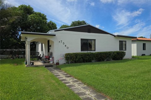 Casa en venta en Miami, Florida, 4 dormitorios, 112.04 m2 № 1397022 - foto 1