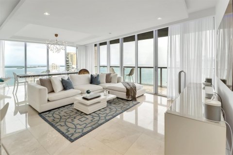 Copropriété à vendre à Miami, Floride: 3 chambres, 173.73 m2 № 1385635 - photo 1