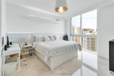 Condominio en venta en Miami, Florida, 3 dormitorios, 173.73 m2 № 1385635 - foto 24