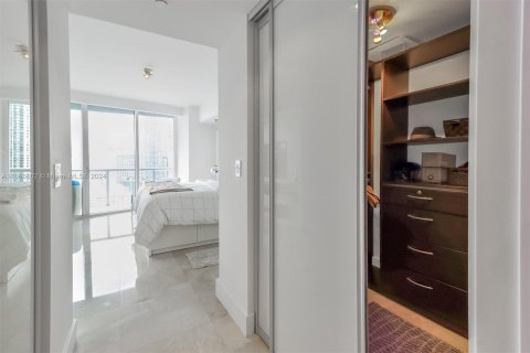 Condo in Miami, Florida, 3 bedrooms  № 1385635 - photo 16