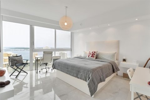 Condo in Miami, Florida, 3 bedrooms  № 1385635 - photo 29