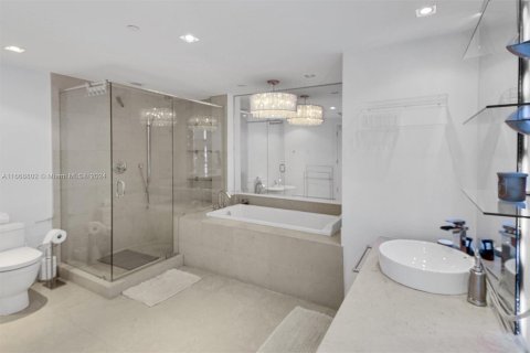 Condo in Miami, Florida, 3 bedrooms  № 1385635 - photo 18