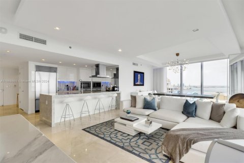 Copropriété à vendre à Miami, Floride: 3 chambres, 173.73 m2 № 1385635 - photo 2