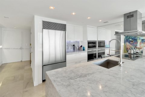 Condominio en venta en Miami, Florida, 3 dormitorios, 173.73 m2 № 1385635 - foto 11