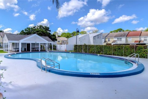 Touwnhouse à vendre à Largo, Floride: 2 chambres, 94.57 m2 № 1359925 - photo 21