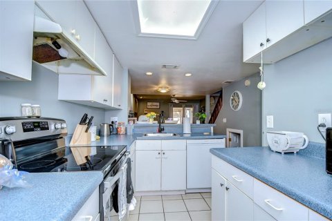 Touwnhouse à vendre à Largo, Floride: 2 chambres, 94.57 m2 № 1359925 - photo 5