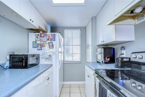 Touwnhouse à vendre à Largo, Floride: 2 chambres, 94.57 m2 № 1359925 - photo 4