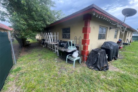 Commercial property in Lauderdale Lakes, Florida 326.09 sq.m. № 1051324 - photo 6