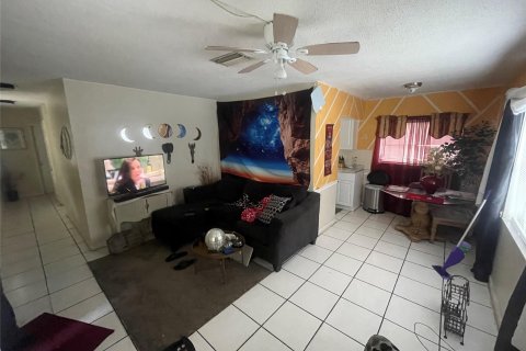 Immobilier commercial à vendre à Lauderdale Lakes, Floride: 326.09 m2 № 1051324 - photo 28
