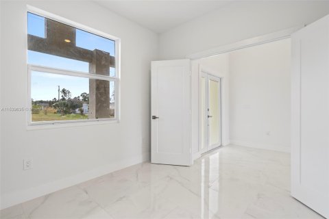 Casa en venta en Lehigh Acres, Florida, 3 dormitorios, 159.23 m2 № 1031103 - foto 26