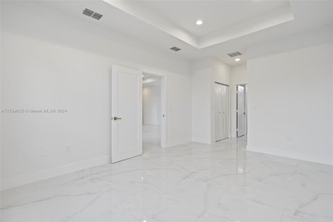 Casa en venta en Lehigh Acres, Florida, 3 dormitorios, 159.23 m2 № 1031103 - foto 15