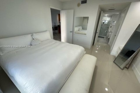 Condo in Miami, Florida, 1 bedroom  № 1060390 - photo 16