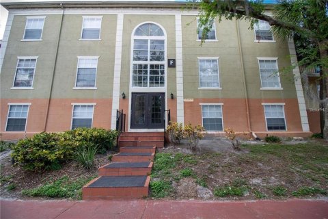 Condominio en venta en Orlando, Florida, 2 dormitorios, 108.23 m2 № 1379410 - foto 1