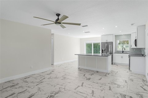 Villa ou maison à vendre à Edgewater, Floride: 3 chambres, 109.25 m2 № 1052794 - photo 4