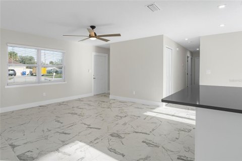 Villa ou maison à vendre à Edgewater, Floride: 3 chambres, 109.25 m2 № 1052794 - photo 6