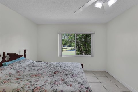 Купить кондоминиум в Пемброк-Пайнс, Флорида 2 спальни, 142.42м2, № 1099161 - фото 10