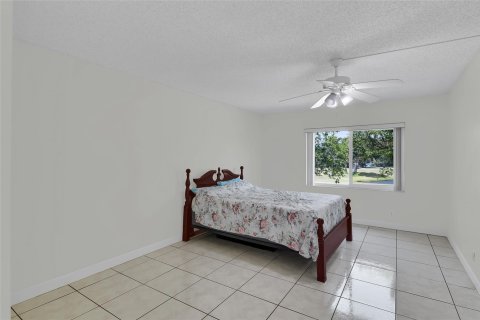 Купить кондоминиум в Пемброк-Пайнс, Флорида 2 спальни, 142.42м2, № 1099161 - фото 12