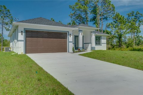 House in Lehigh Acres, Florida 3 bedrooms № 1074070 - photo 3