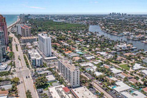 Condo in Fort Lauderdale, Florida, 2 bedrooms  № 1036189 - photo 2