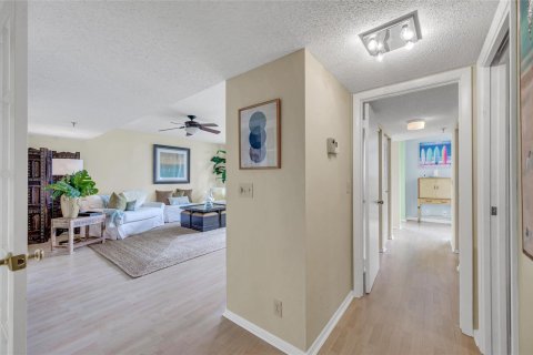 Copropriété à vendre à Fort Lauderdale, Floride: 2 chambres, 127.18 m2 № 1036189 - photo 23