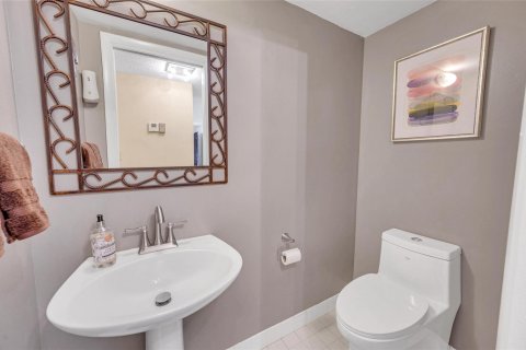 Copropriété à vendre à Fort Lauderdale, Floride: 2 chambres, 127.18 m2 № 1036189 - photo 21