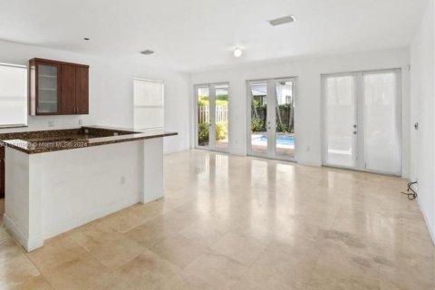 Townhouse in Miami, Florida 3 bedrooms, 183.2 sq.m. № 1240816 - photo 14