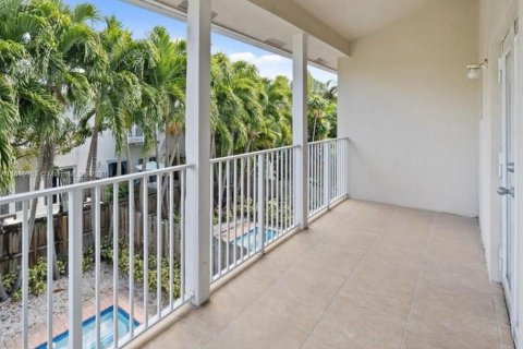 Townhouse in Miami, Florida 3 bedrooms, 183.2 sq.m. № 1240816 - photo 30