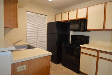 Condo in Orlando, Florida, 1 bedroom  № 1256350 - photo 2