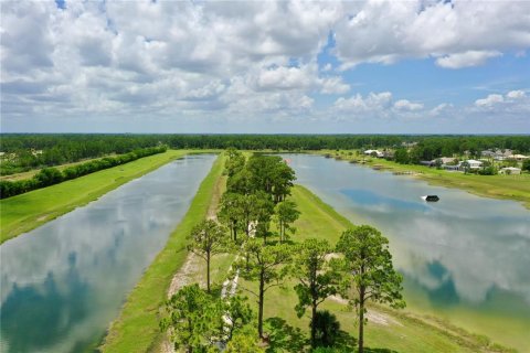 House in Palm Bay, Florida 3 bedrooms, 208.84 sq.m. № 1284561 - photo 7