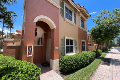 Condo in Dania Beach, Florida, 3 bedrooms  № 1396989 - photo 29