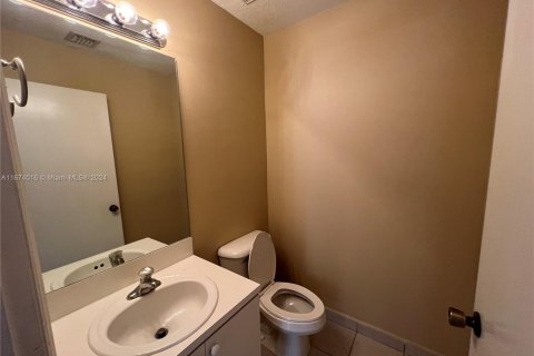 Condo in Dania Beach, Florida, 3 bedrooms  № 1396989 - photo 13