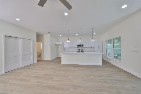 House in Tampa, Florida 3 bedrooms, 133.97 sq.m. № 1403441 - photo 23