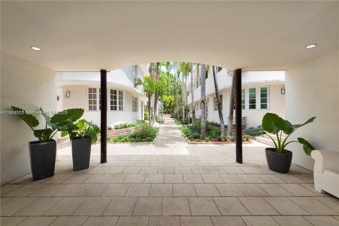 Condominio en venta en Miami Beach, Florida, 1 dormitorio, 68.75 m2 № 1074292 - foto 10