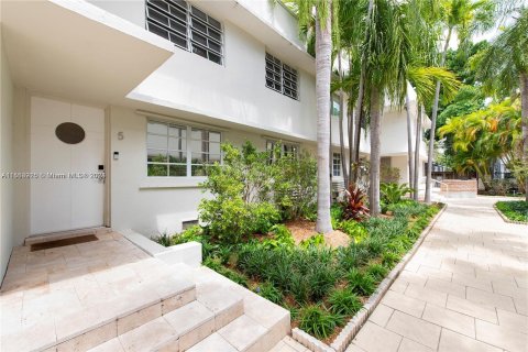 Condominio en venta en Miami Beach, Florida, 1 dormitorio, 68.75 m2 № 1074292 - foto 13