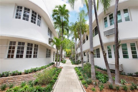 Condominio en venta en Miami Beach, Florida, 1 dormitorio, 68.75 m2 № 1074292 - foto 11