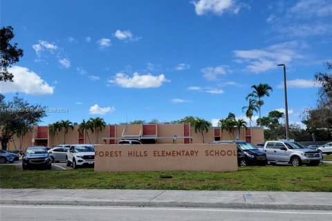 Купить кондоминиум в Корал-Спрингс, Флорида 2 спальни, 99.22м2, № 1035220 - фото 10