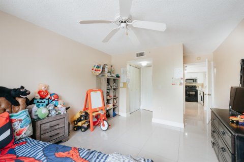 Condo in Coconut Creek, Florida, 2 bedrooms  № 1100414 - photo 1