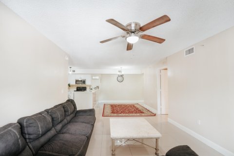 Copropriété à vendre à Coconut Creek, Floride: 2 chambres, 103.31 m2 № 1100414 - photo 8