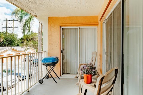 Condo in Coconut Creek, Florida, 2 bedrooms  № 1100414 - photo 25