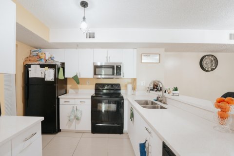 Condo in Coconut Creek, Florida, 2 bedrooms  № 1100414 - photo 10