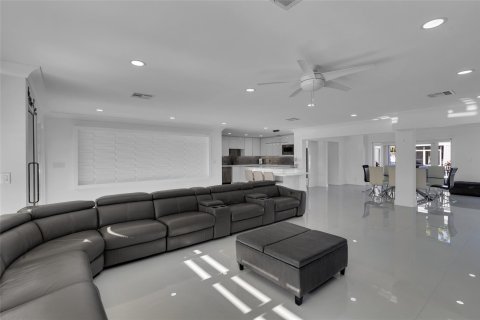 Casa en venta en Fort Lauderdale, Florida, 4 dormitorios, 264.31 m2 № 1100415 - foto 29