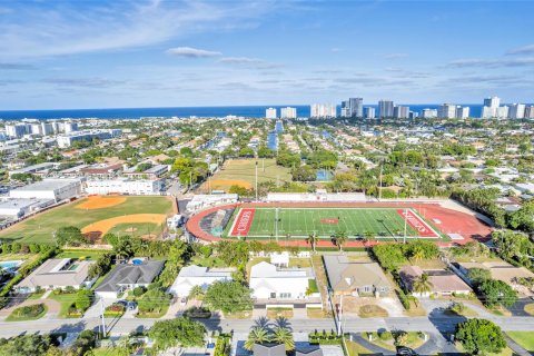 Villa ou maison à vendre à Fort Lauderdale, Floride: 4 chambres, 264.31 m2 № 1100415 - photo 1