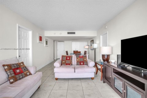 Copropriété à louer à Aventura, Floride: 2 chambres, 90.3 m2 № 1345741 - photo 5