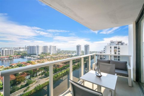 Condominio en alquiler en Aventura, Florida, 2 dormitorios, 90.3 m2 № 1345741 - foto 21