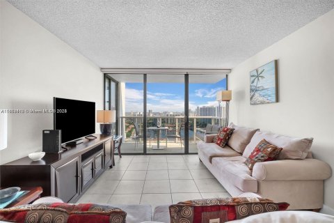 Condo in Aventura, Florida, 2 bedrooms  № 1345741 - photo 3