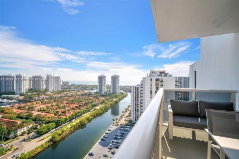 Copropriété à louer à Aventura, Floride: 2 chambres, 90.3 m2 № 1345741 - photo 2