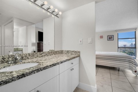 Copropriété à louer à Aventura, Floride: 2 chambres, 90.3 m2 № 1345741 - photo 15