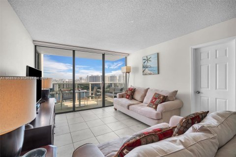 Condo in Aventura, Florida, 2 bedrooms  № 1345741 - photo 9